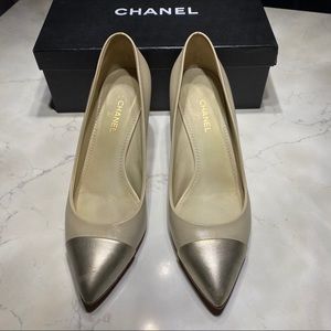 CHANEL Pointed Toe Kitten Heel Pumps